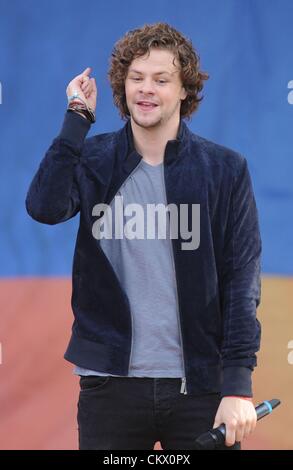 24 août 2012. Jay McGuiness sur scène pour la recherché et Tyra Banks en concert le Good Morning America, Rumsey Playfield dans Central Park, New York, NY Le 24 août 2012. Photo par : Kristin Callahan/Everett Collection Banque D'Images