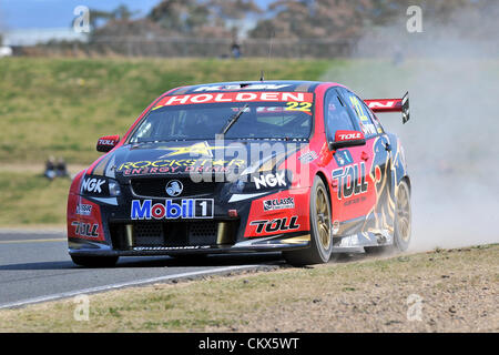 26 août 2012. Eastern Creek, en Australie. Équipes de course Courtney James Holden dans son Commodore VE2 au cours de la V8 Supercar Championship au Sydney Motorsport Park, Australie Banque D'Images