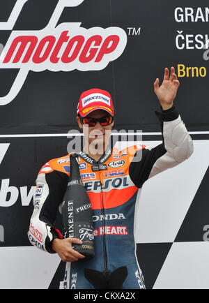 26 août 2012. Dani Pedrosa de l'Espagne, vainqueur de la catégorie MotoGP pendant le Grand Prix de République tchèque,Championnat du Monde de Courses sur Route,est vu à Brno,République tchèque,on August 26, 2012. Banque D'Images