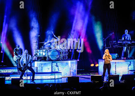 Toronto, Ontario, Canada. Le 28 août 2012. La chanteuse américaine Kelly Clarkson effectuée à l'Amphithéâtre Molson à Toronto. (Crédit Image : Crédit : Igor Vidyashev ZUMAPRESS.com/Alamy/Live News) Banque D'Images