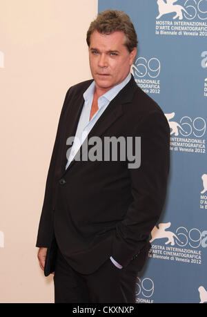 RAY LIOTTA L'Iceman. PHOTOCALL. 69ème FESTIVAL DU FILM DE VENISE Venise ITALIE 30 Août 2012 Banque D'Images