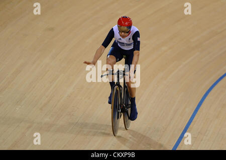 Stratford, London, UK. 30Th Aug 2012. 08.30.2012. Londres, Angleterre. Darren Kenny en action. Randonnée à vélo, le vélodrome, le parc olympique, l'Angleterre, 2012 Jeux paralympiques. Credit : Action Plus de Sports / Alamy Live News Banque D'Images