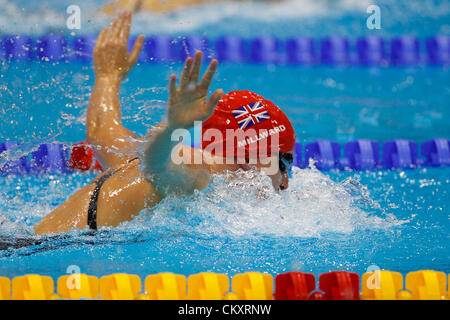 30.08.2012 Stratford, en Angleterre. Stephanie MILLWARD (GBR) en action lors du 100m papillon S9 le jour 1 de les Jeux Paralympiques de 2012 à Londres au centre aquatique. Banque D'Images