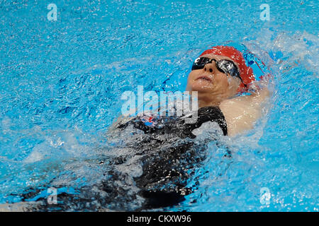 30.08.2012 Stratford, en Angleterre. 100m dos femmes - S7. Susannah RODGERS en action au cours de la 1re journée de Les Jeux Paralympiques de 2012 à Londres au centre aquatique. Banque D'Images