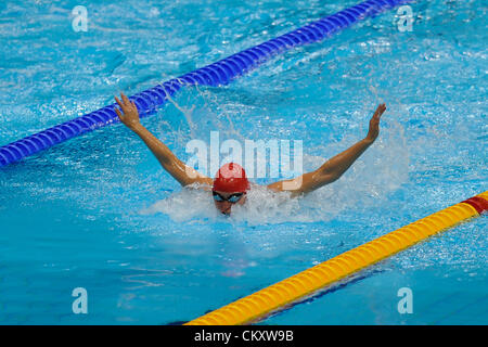 30.08.2012 Stratford, en Angleterre. Women's 100m papillon - S9. Stephanie MILLWARD (GBR) en action au cours de la 1re journée de Les Jeux Paralympiques de 2012 à Londres au centre aquatique. Banque D'Images