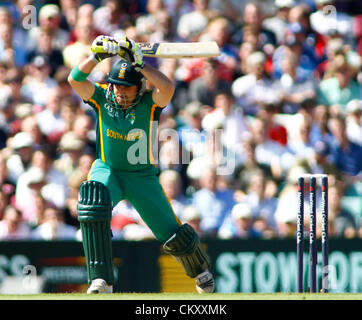 31/08/2012 Londres, Angleterre. Doyen de l'Afrique du Sud au cours de la 3ème d'Elgar Nat West un jour match de cricket international entre l'Angleterre et l'Afrique du Sud et a joué à la Kia Oval Cricket Ground : crédit obligatoire : Mitchell Gunn Banque D'Images