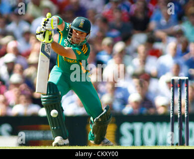 31/08/2012 Londres, Angleterre. Doyen de l'Afrique du Sud au cours de la 3ème d'Elgar Nat West un jour match de cricket international entre l'Angleterre et l'Afrique du Sud et a joué à la Kia Oval Cricket Ground : crédit obligatoire : Mitchell Gunn Banque D'Images