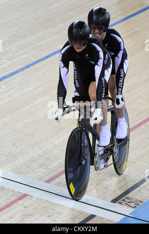 31.08.2012 Londres, Angleterre. Phillipa Gray et Laura Thompson, de la Nouvelle Zélande en action pendant la journée 2 de la piste de vélo paralympique le vélodrome. Banque D'Images