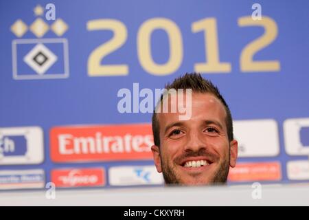 31.08.2012. Hambourg, Allemagne. Pro football néerlandais Rafael van der Vaart se trouve au cours d'une conférence de presse par Hamburger SV à l'Imtech Arena de Hambourg, Allemagne, 31 août 2012. Van der Vaart est le transfert du club anglais de Tottenham Hotspur à Hambourg SV, le vendredi 31 août 2012. Banque D'Images