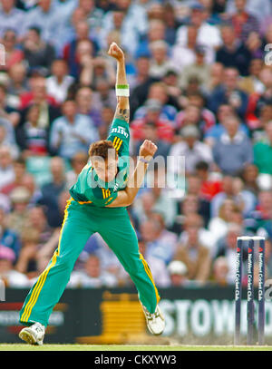 31/08/2012 Londres, Angleterre. L'Afrique du Sud Dale Steyn bowling pendant la 3ème Nat West un jour match de cricket international entre l'Angleterre et l'Afrique du Sud et a joué à la Kia Oval Cricket Ground : crédit obligatoire : Mitchell Gunn Banque D'Images