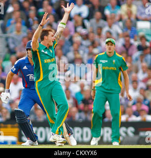 31/08/2012 Londres, Angleterre. Dale Steyn de l'Afrique du Sud au cours de la 3ème Nat West un jour match de cricket international entre l'Angleterre et l'Afrique du Sud et a joué à la Kia Oval Cricket Ground : crédit obligatoire : Mitchell Gunn Banque D'Images