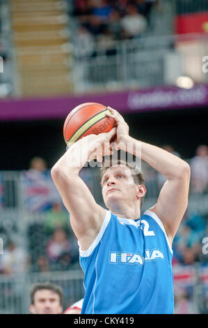 Samedi 1er septembre 2012. Matteo Cavagnini pousses pour but durant le Men's Basketball en fauteuil roulant d'un groupe de correspondance entre la Turquie et l'Italie, à l'arène de basket-ball au Parc olympique, Stratford, London, UK Banque D'Images