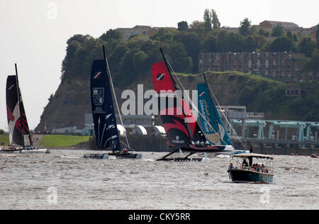 1er septembre - La baie de Cardiff - Royaume-Uni - Les Concurrents prenant part à l'Extreme Sailing Series 2012. Banque D'Images