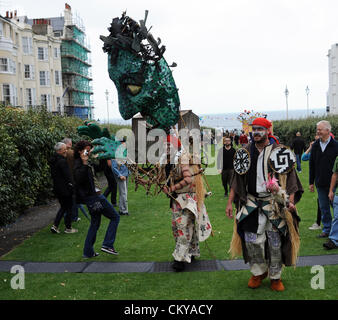 Brighton UK 2 Septembre 2012 -Artistes et fêtards s'en profiter des costumes fabuleux Parti Gay Village à Brighton Banque D'Images