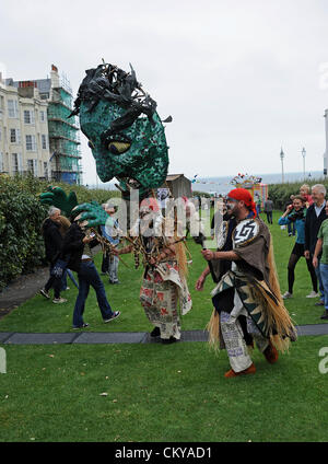 Brighton UK 2 Septembre 2012 -Artistes et fêtards s'en profiter des costumes fabuleux Parti Gay Village à Brighton Banque D'Images