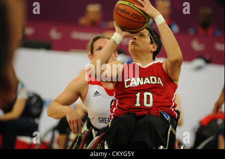 03.09.2012 Londres, Angleterre. Arène de basket-ball. Grande-bretagne v Canada les femmes. Katie Harnock en action pour le Canada comme ils ont gagné 67 - 50 au cours de la journée 5 les Jeux paralympiques de l'Arène de North Greenwich. Banque D'Images