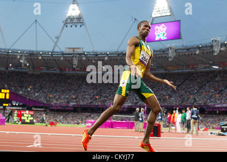 L'Union de l'Afrique du Sekailwe réagit après sa troisième place dans l'épreuve du 400 mètres de classe T38 Aux Jeux paralympiques de Londres Banque D'Images