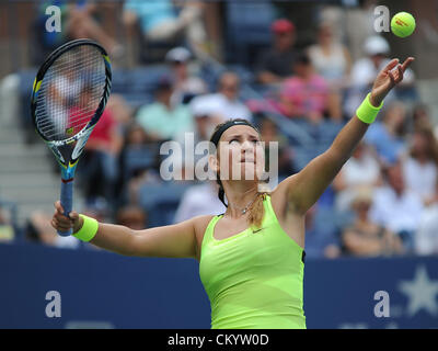 Flushing Meadows, New York, USA. 4e septembre 2012. Victoria Azarenka de Bulgarie en action, en battant Samantha Stosur de l'Australie en quart de finale de l'US Open Tennis Tournament à la Billie Jean King National Tennis Center de Flushing, New York. Banque D'Images