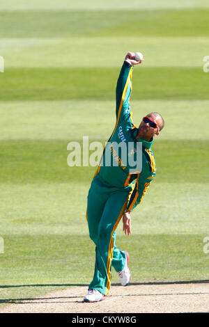 05/09/2012 à Nottingham, Angleterre. JP de l'Afrique du Sud lors de la 5ème bowling Duminy Nat West un jour match de cricket international entre l'Angleterre et l'Afrique du Sud et a joué à Trent Bridge Cricket Ground : crédit obligatoire : Mitchell Gunn Banque D'Images