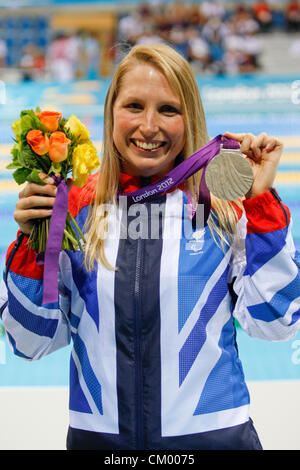 04.09.2012 Londres, Angleterre, tenue à paralympique de natation le centre aquatique. Women's 400m libre S9 river Stephanie médaillée Millward (GBR) Banque D'Images