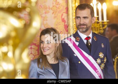 Le 6 janvier, 2011 - Madrid, Madrid, Espagne - espagnol, le Roi Juan Carlos, La Reine Sofia d'espagnol, Prince Felipe, La Princesse Letizia assister à 'Pascua Militar' Day le 6 janvier 2011 à Palais Royal de Madrid, Espagne. (Crédit Image : © Jack Abuin/ZUMAPRESS.com) Banque D'Images