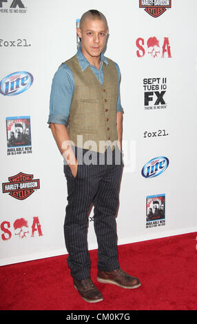 8 septembre 2012 - Los Angeles, Californie, États-Unis - Theo Rossi assiste à la première projection de la saison 5 de SONS OF ANARCHY FX le 8 septembre 2012, Westwood Village Theatre Los Angeles.CA.USA.(Image Crédit : Â©/TLeopold ZUMAPRESS.com)/Photos Globe Banque D'Images