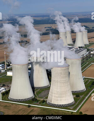 Dukovany centrale nucléaire en République tchèque, en photo le 9 août 2012. Revue internationale de la WANO qui est l'association des exploitants de centrales nucléaires dans le monde. Une équipe de 22 spécialistes vous surveiller le fonctionnement de l'ancien des deux centrales nucléaires tchèque au 27 septembre. Cette dernière mission a eu lieu il y a cinq ans, a dit à l'agence de presse tchèque Petr Spilka porte-parole de l'usine. (CTK Photo/Lubos Pavlicek) Banque D'Images