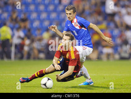 Alicante, Espagne. 10 septembre 2012. Ante Budimir (Croatie, à droite).) fautes Jose Fernandez "Nacho' dans le match de qualification de l'Espagne contre la Croatie pour les moins de 21 ans Championnat d'Israël de football en 2013 Rico Perez Stadium à Alicante, Espagne le 10.9.2012 Banque D'Images