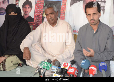 Karachi, Pakistan. SEP 12, 2012. La voix de personnes disparues le Président, Nasrullah Baloch traite de conférence de presse à Quetta press club le mercredi, Septembre 12, 2012. Banque D'Images