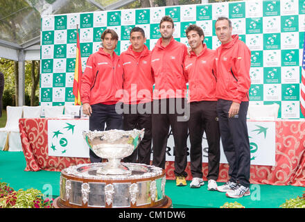 13/09/2012 Gijón, Espagne. Présentation de la Coupe Davis entre l'Espagne en demi-finale et les États-Unis dans le Jardin botanique de Gijón. L'Espagnol David Ferrer : équipe composée, Nicolas Almagro Marcel Granollers, Mario Lopez, Alex Corretja. Credit : Aurelio Flórez / Alamy Live News Banque D'Images