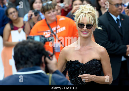 13 septembre 2012 - Toronto, Ontario, Canada - Actrice KATHERINE LANASA arrive à l 'Jayne Mansfield's Car' Premiere pendant le Festival International du Film de Toronto 2012 au Roy Thomson Hall le 13 septembre 2012 à Toronto, Canada. (Crédit Image : © Vidyashev ZUMAPRESS.com)/Igor Banque D'Images