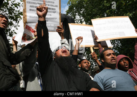 Londres, Royaume-Uni, 14/09/2012, les musulmans démontrent à l'ambassade américaine à Londres. S'opposent à l'anti-islamisme film 'Innocence des musulmans" qui insulte Mohammed Mario Mitsis / Alamy Live News Banque D'Images