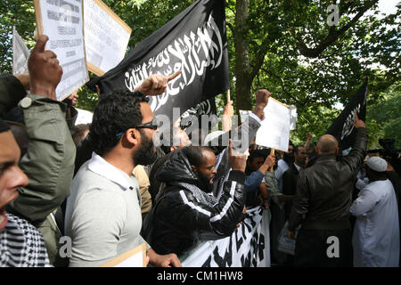 Londres, Royaume-Uni, 14/09/2012, les musulmans démontrent à l'ambassade américaine à Londres. S'opposent à l'anti-islamisme film 'Innocence des musulmans" qui insulte Mohammed Mario Mitsis / Alamy Live News Banque D'Images