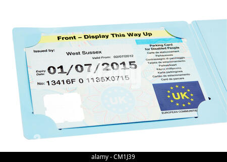 Carte de stationnement pour personnes handicapées (son disque de stationnement valide un permis badge bleu) UK Banque D'Images