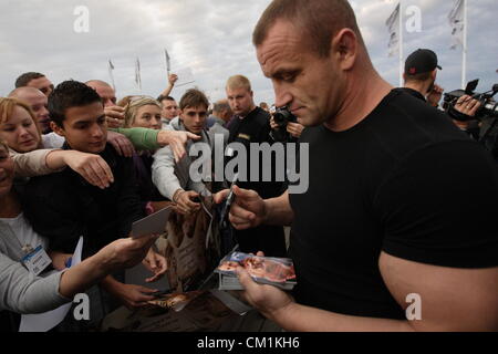 Sopot, Pologne 14th, septembre 2012 Cérémonie officielle avant ' pondérée KSW 20 - Confrontation 20 Arts Martiaux ' qui aura lieu le 15 septembre à Sopot. Mariusz Pudzianowski MMA fighter durant la cérémonie Banque D'Images