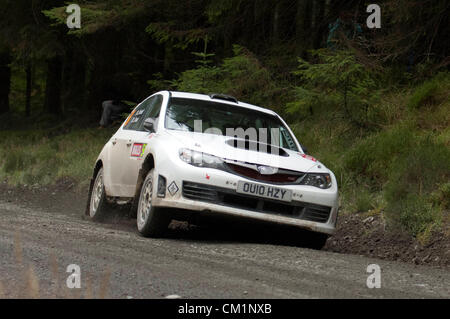 14 septembre 2012 - Pont de diables - Pays de Galles : WRC Wales Rally GB SS6 stade Myherin : Lorenzo Bertelli et Lorenzo Granai pilote de l'Italie dans leur Subaru Impreza WRX STi. Banque D'Images