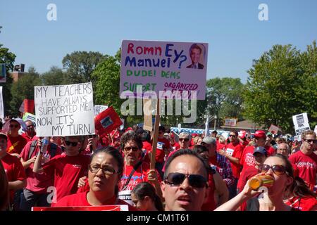 Chicago, Illinois, États-Unis, 15 sept 2012. Des milliers d'enseignants et leurs partisans rallye en Union européenne sur le parc près de l'Ouest de la ville. Le Syndicat des enseignants de Chicago et du Chicago Board of Education sont près d'un accord pour régler la grève et de reprendre les cours le lundi. Banque D'Images