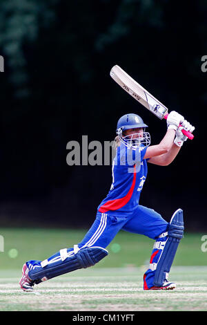 16/09/2012 Arundel, Angleterre. Danielle Wyatt batting au cours de la cinquième womens T20 International match entre l'Angleterre et l'Antilles joué à Arundel Castle Cricket Ground : crédit obligatoire : Mitchell Gunn Banque D'Images