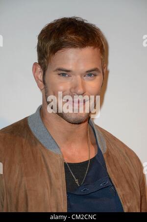 Kellan Lutz à l'arrivées de Kellan Lutz lance Gomme iD pour les adolescents, Helen Mills, New York, USA. Le 19 septembre 2012. Banque D'Images