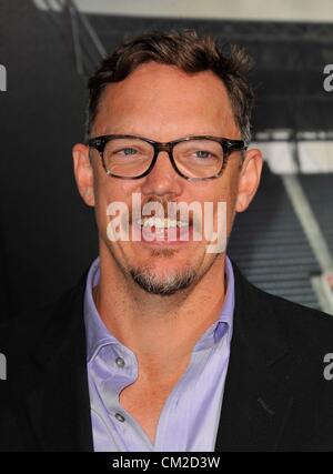 Matthew Lillard aux arrivées d'ENNUIS AVEC LA PREMIERE COURBE, Regency Village Westwood Theatre, Los Angeles, CA Septembre 19, 2012. Photo par : Dee Cercone/Everett Collection Banque D'Images