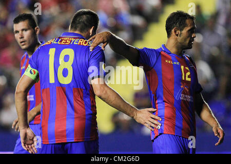 20/09/2012 - Europa League Europe, Groupe Journée 1, Levante UD vs Helsingborg - Levante UD défense David Navarro (à gauche) Ballesteros (milieu) et Juanfran (droite) Banque D'Images