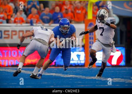 20 septembre 2012 - Boise, Idaho, États-Unis - Boise State wide receiver, Matt Miller (2) devient le terrain après avoir attrapé une passe au cours de premier semestre l'action. Le jeu a été attaché 0-0 après la première moitié. (Crédit Image : © Brewster/ZUMAPRESS.com) Stanley Banque D'Images