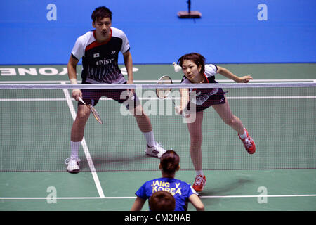 (L à R) Shintaro Ikeda (JPN), Reiko Shiota (JPN), le 21 septembre 2012 - Badminton Yonex : Ouvrir le Japon 2012 double mixte au 1er Gymnase de Yoyogi, Tokyo, Japon. (Photo de Jun Tsukida/AFLO SPORT) [0003] Banque D'Images