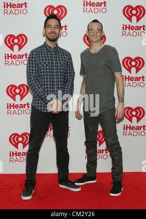 Mike Shinoda, Chester Bennington de Linkin Park présent pour iHeart Radio Music Festival 2012 - SAM, MGM Grand Garden Arena, Las Vegas, NV le 22 septembre 2012. Photo par : James Atoa/Everett Collection Banque D'Images