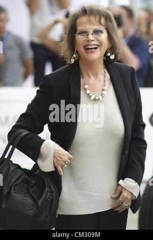 23 septembre 2012 - San Sebastian, Pays Basque, Espagne - Claudia Cardinale arrive à l'hôtel Maria Cristina au cours de 60e Festival International du Film de San Sebastian, le 23 septembre 2012 à San Sebastian, Espagne. (Crédit Image : © Jack Abuin/ZUMAPRESS.com) Banque D'Images