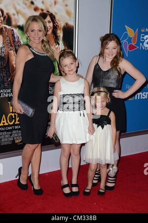 Barbara Alyn Woods Emily Alyn Lind Alyvia Alyn Lind Natalie Alyn Lind arrivants n'a pas reculé ScreeningZiegfeld Nouveau Théâtre Banque D'Images