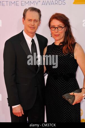 23 septembre 2012 - Los Angeles, Californie, États-Unis - Steve Buscemi, Jo Andres .La 64e Primetime Emmy Awards - arrivée le 23 septembre 2012 à Nokia Theatre L.A Live,Los Angeles, CA.USA.(Image Crédit : © D. Long/Globe Photos/ZUMAPRESS.com) Banque D'Images