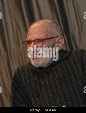 New York, NY, USA, Larry Kramer, célèbre activiste et écrivain du sida, parle au Centre du film IFC, Manhattan, 1990s Banque D'Images