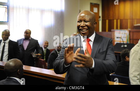 POLOKWANE, AFRIQUE DU SUD : expulsés Ligue de jeunesse de l'ANC Le président Julius Malema apparaît dans la cour des magistrats de Polokwane le 26 septembre 2012 face à des accusations de fraude et de corruption dans Polokwane, Afrique du Sud. Malema a été libéré sous caution de R10 000. (Photo par Gallo Images / Photos / Felix24 Dlangamandla) Banque D'Images