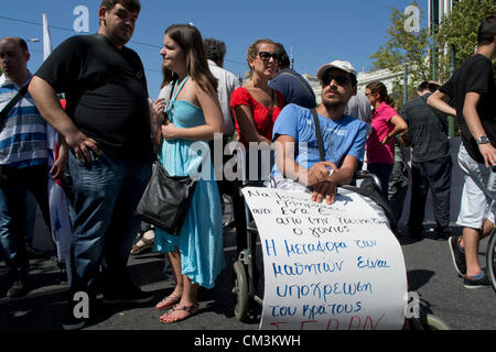 Athènes, Grèce, le 27 septembre 2012. Les personnes handicapées se rassemblent pour protester contre les réductions des prestations et de la détérioration du système de soins de santé. Credit : Nikolas Georgiou / Alamy Live News Banque D'Images